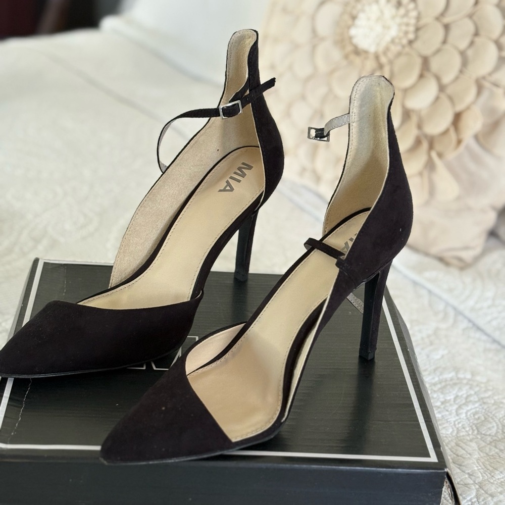MIA Elegant Black Heels